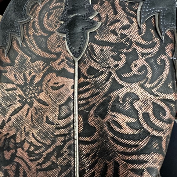 ARIAT Women’s Fiona square toe western boot in midnight/black floral - Picture 6 of 10